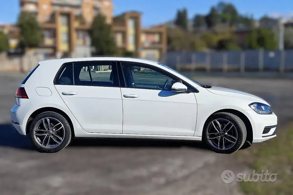 Usata VW Golf VII Business 116 CV (85 kW) 2019 Bianco Berlina