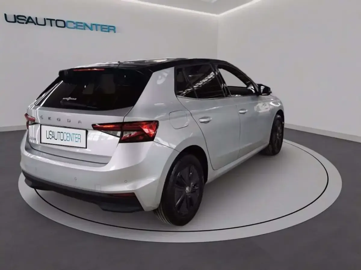 Usata Skoda Fabia Style 110 CV (80 kW) 2023 5b argento metallizzato Utilitaria
