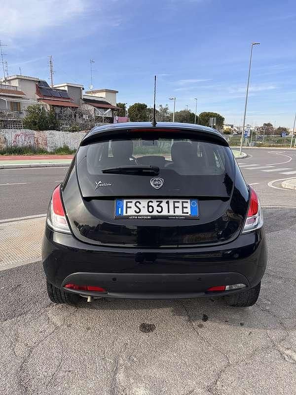 Usata Lancia Ypsilon Gold 69 CV (50 kW) 2018 Utilitaria