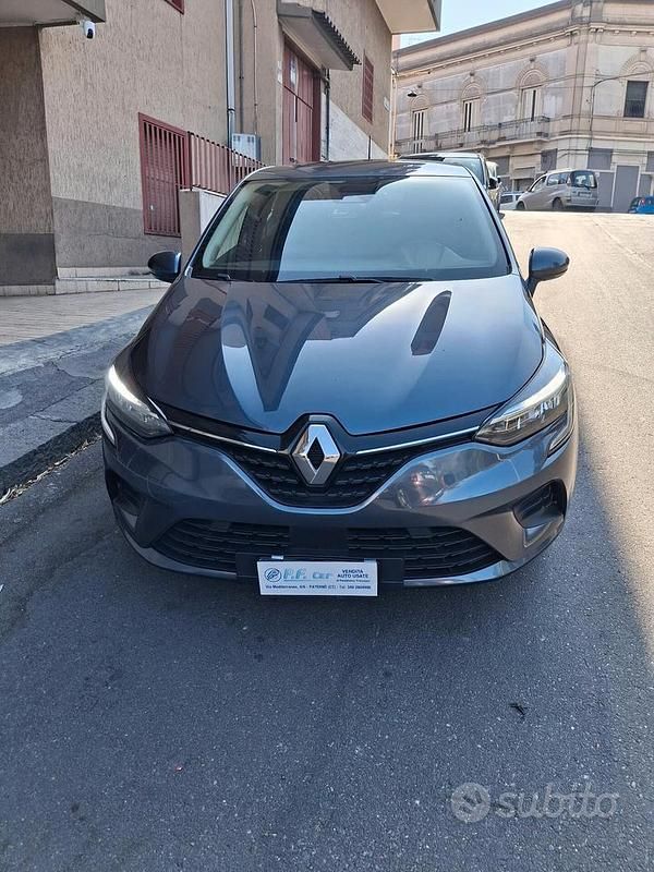 Usata Renault Clio V Intens 101 CV (74 kW) 2022 Grigio Berlina