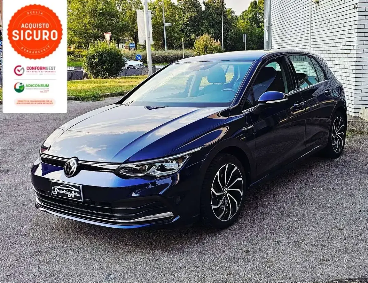 Usata VW Golf VIII 150 CV (110 kW) 2020 Blu/azzurro Berlina