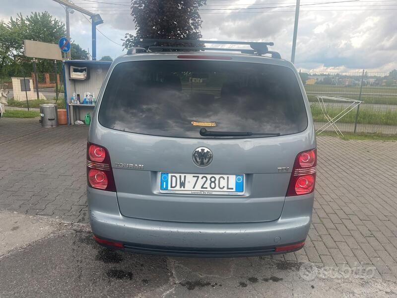 Usata VW Touran 101 CV (74 kW) 2009 Grigio Monovolume