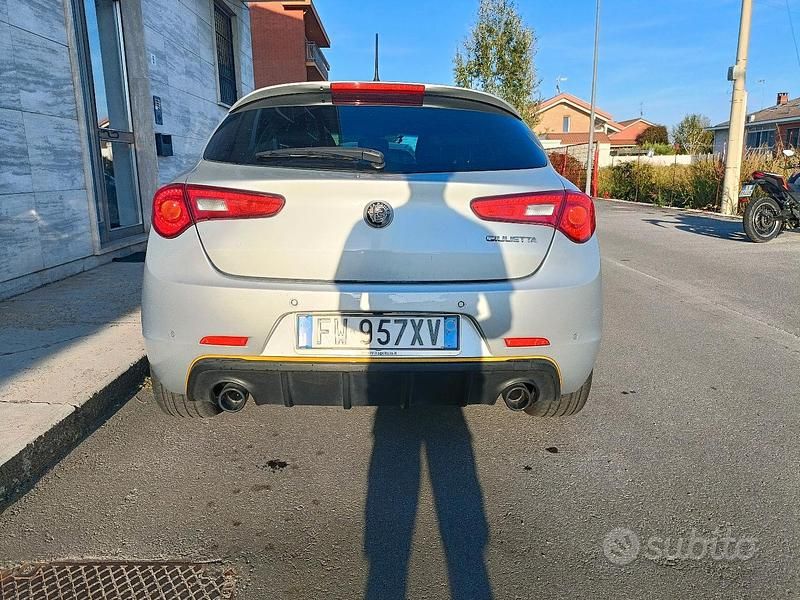 Usata Alfa Romeo Giulietta Veloce 170 CV (125 kW) 2019 Grigio Utilitaria