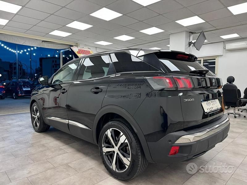 Usata Peugeot 3008 Allure 130 CV (95 kW) 2022 Nero SUV