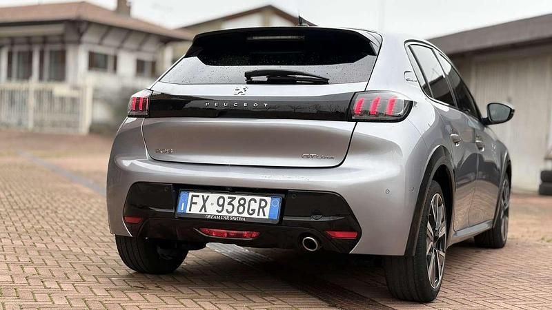 Usata Peugeot 208 GT-line 101 CV (74 kW) 2019 Argento Utilitaria