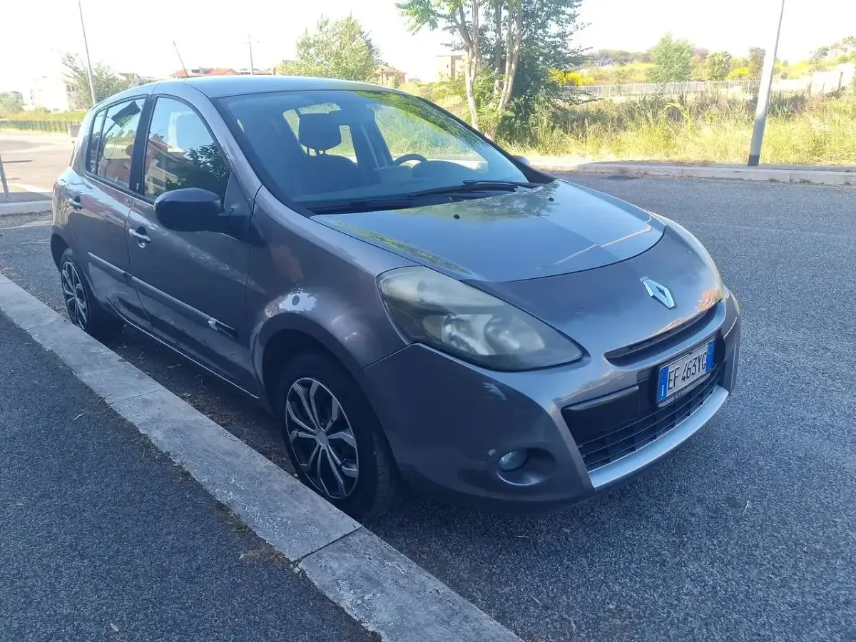 Usata Renault Clio II 75 CV (55 kW) 2010 Other Berlina