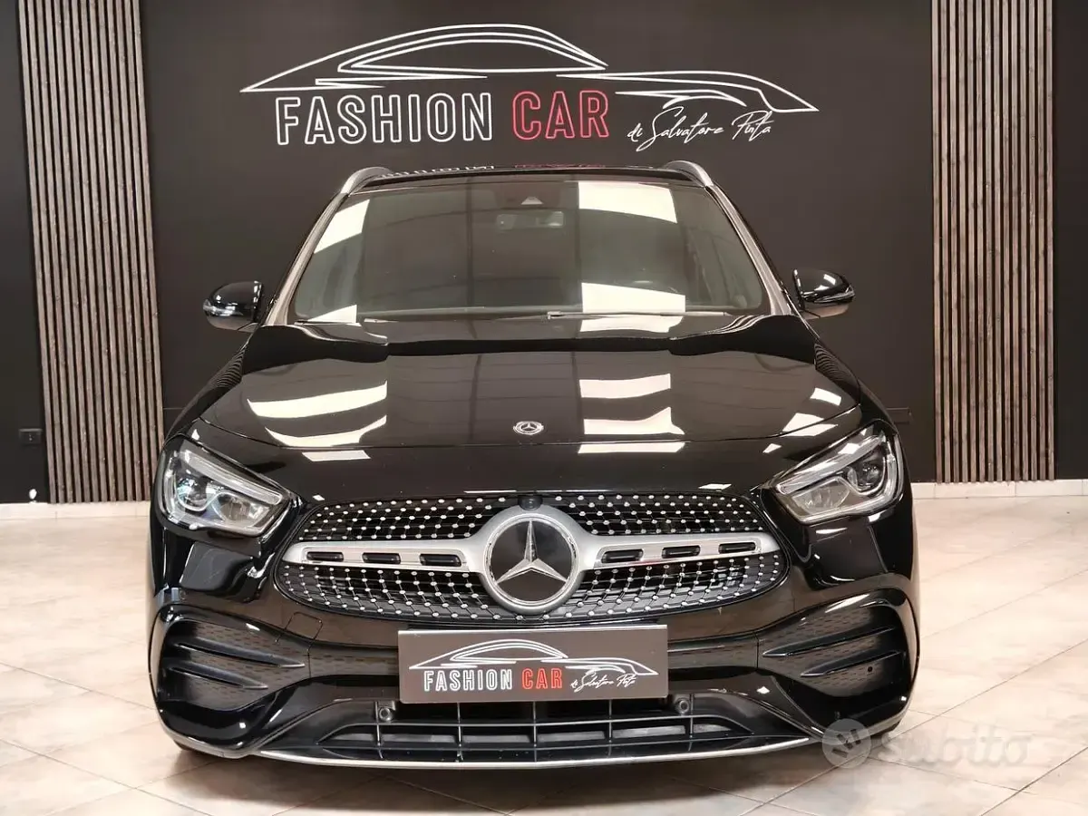 Usata Mercedes GLA200 Premium 150 CV (110 kW) 2023 Nero SUV