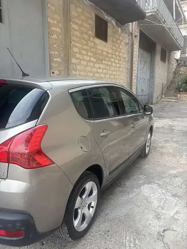 Usata Peugeot 3008 Premium 109 CV (80 kW) 2010 Station wagon