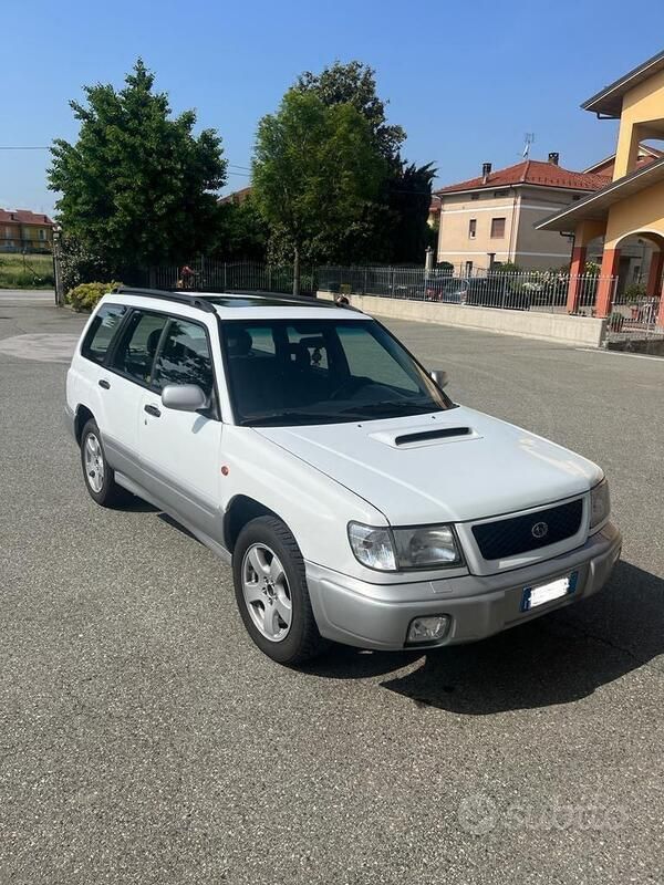 Usata 2000 Subaru Forester SUV | 8700 € - Immagine 1/4