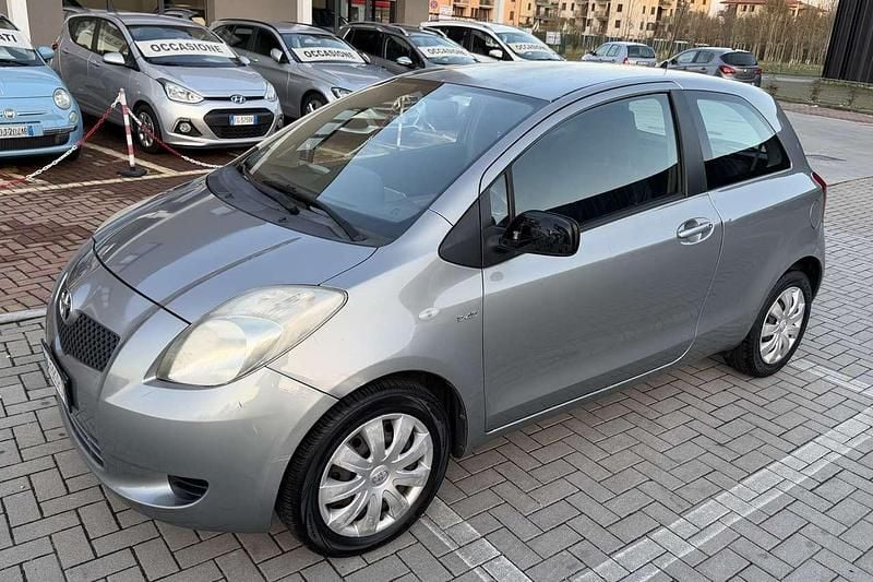 Usata Toyota Yaris Sol 90 CV (66 kW) 2007 Other Utilitaria