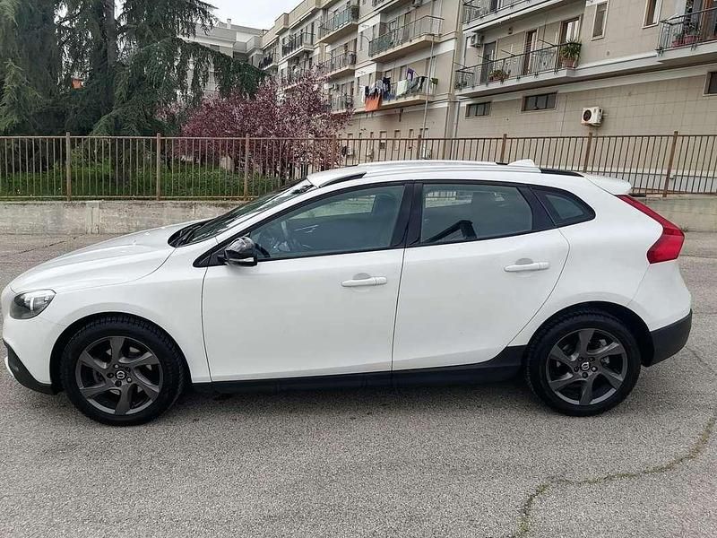 Usata Volvo V40 CC Momentum 114 CV (83 kW) 2014 Station wagon