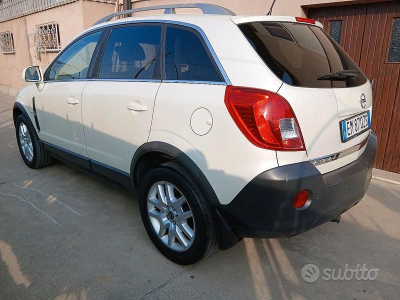 Usata Opel Antara 163 CV (119 kW) 2012 Bianco SUV