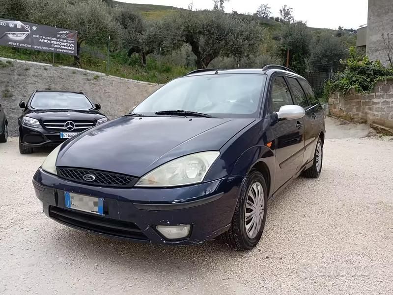 Usata Ford Focus Ambiente 100 CV (73 kW) 2004 Blu Station wagon