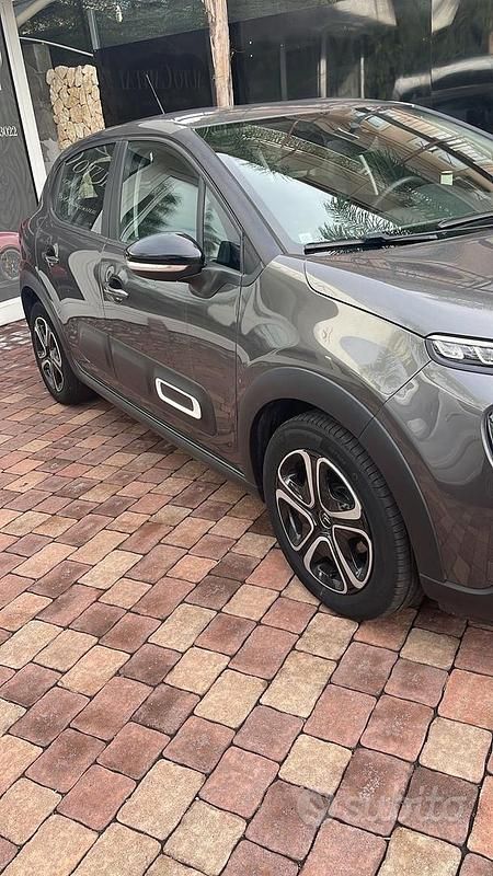 Usata Citroën C3 Shine 101 CV (74 kW) 2020 Grigio Utilitaria