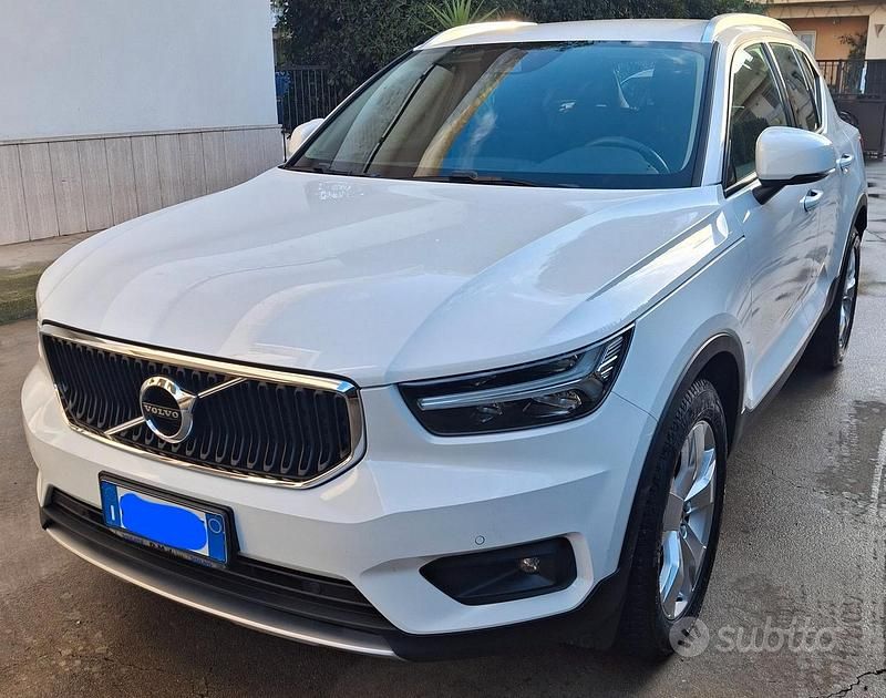 Usata Volvo XC40 Momentum 2021 Bianco SUV