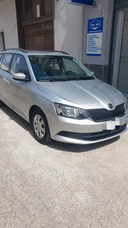Usata Skoda Fabia Active 90 CV (66 kW) 2015 Grigio Utilitaria