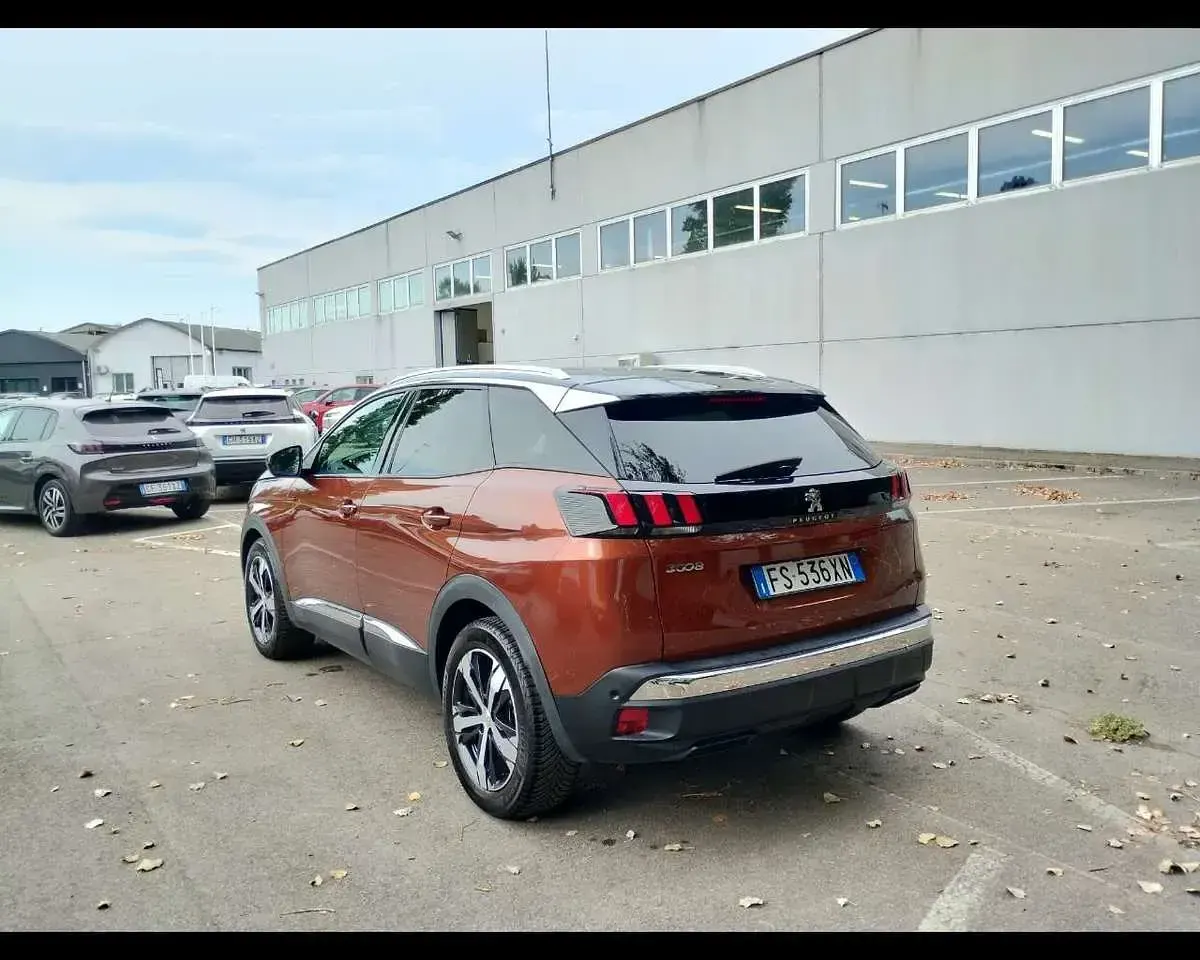 Usata Peugeot 3008 Allure 131 CV (96 kW) 2018 Bronzo SUV
