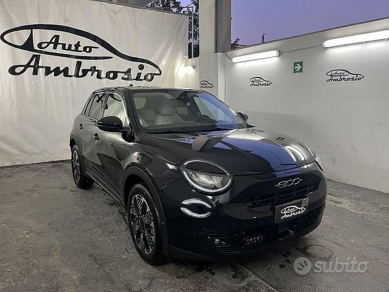 Usata Fiat 600 La Prima 101 CV (74 kW) 2025 Nero SUV