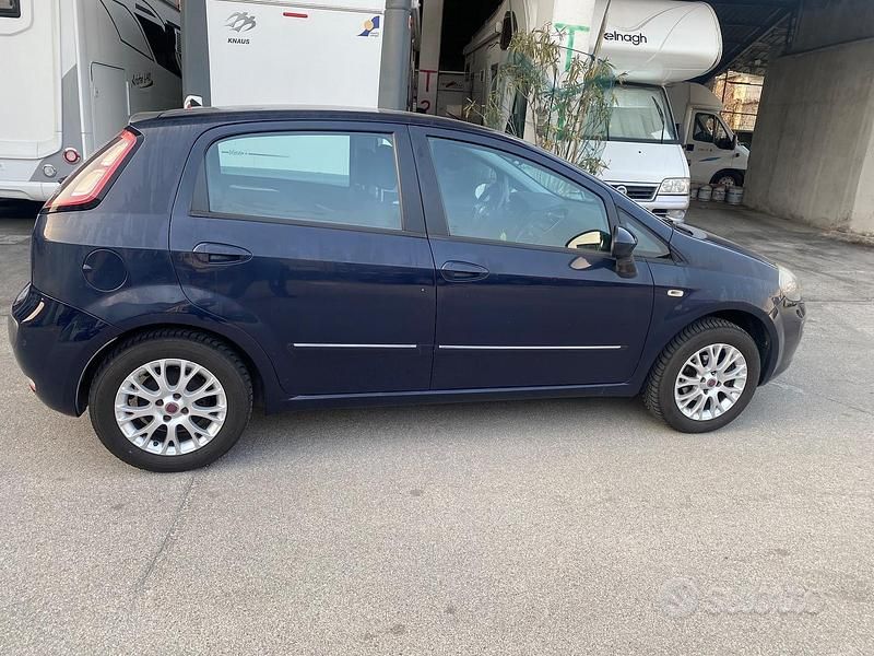 Usata Fiat Punto Evo Active 77 CV (56 kW) 2011 Blu Utilitaria