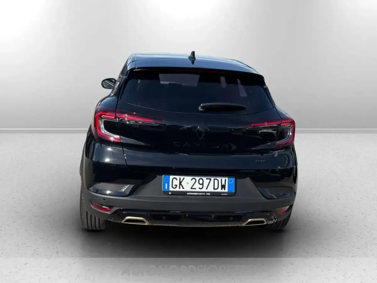 Second-hand Renault Captur Engineered 143 CP (105 kW) 2023 Negru SUV