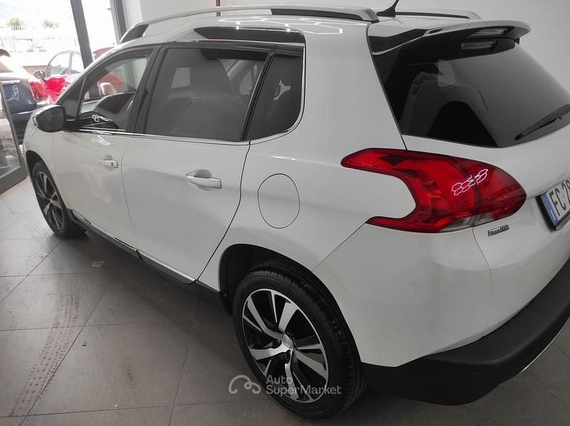 Usata Peugeot 2008 Allure 100 CV (73 kW) 2016 Bianco SUV