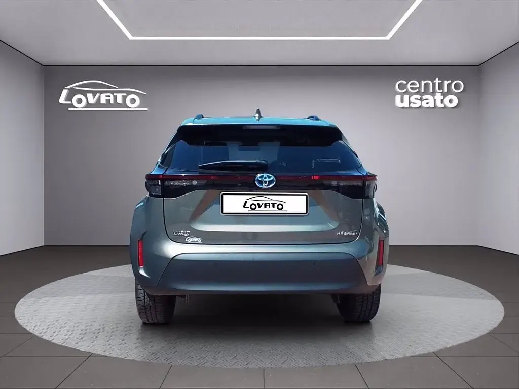 Usata Toyota Yaris Hybrid Lounge 116 CV (85 kW) 2024 Grigio