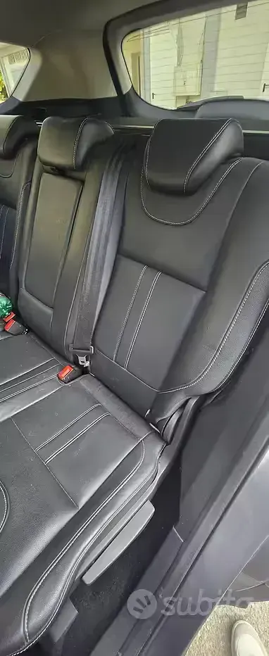 Usata Ford Kuga 140 CV (102 kW) 2014 Grigio SUV
