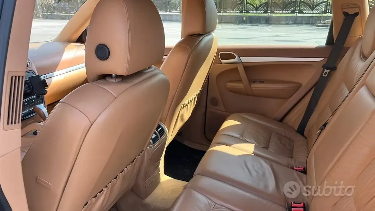 Usata Porsche Cayenne 250 CV (183 kW) 2006 Grigio SUV