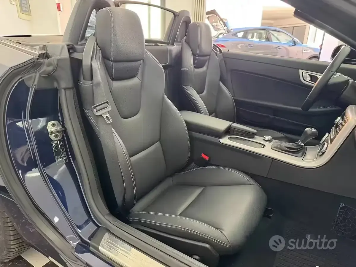 Usata Mercedes SLK200 184 CV (135 kW) 2012 Blu cavansite met Cabrio