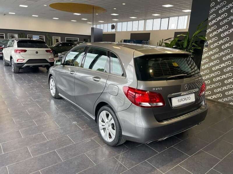 Usata Mercedes B180 Business 109 CV (80 kW) 2015 Grigio Utilitaria