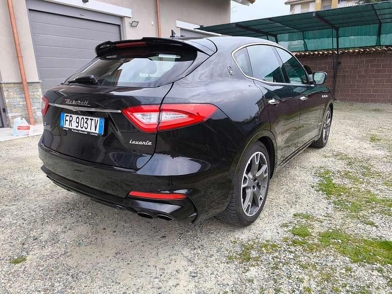 Usata Maserati Levante 250 CV (183 kW) 2018 Nero SUV