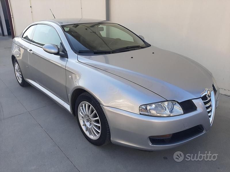 Usata Alfa Romeo GT 150 CV (110 kW) 2006 Grigio Coupé