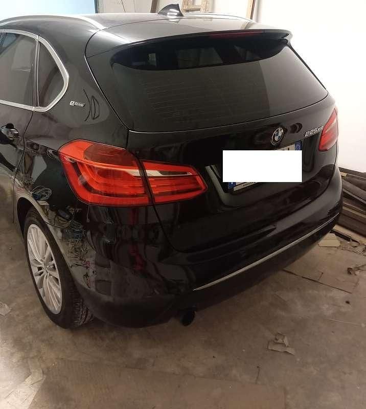 Usata BMW 225 Active Tourer iPerformance 136 CV (100 kW) 2016 Nero Monovolume