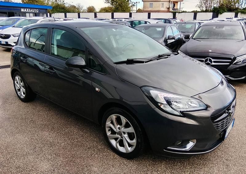 Usata Opel Corsa 90 CV (66 kW) 2016 Grigio Berlina
