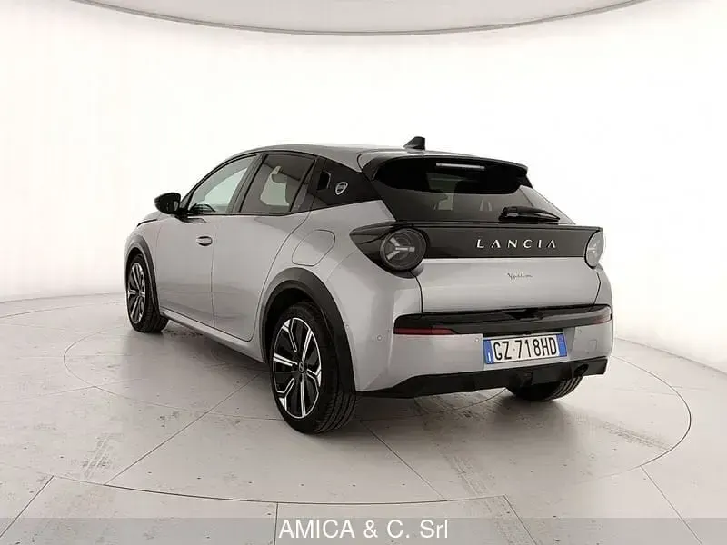 Usata Lancia Ypsilon 110 CV (80 kW) 2025 Grigio Utilitaria