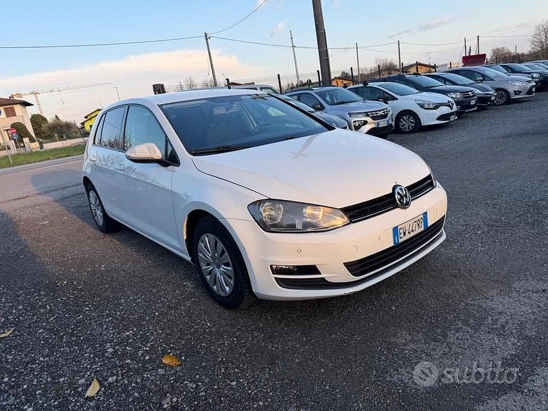 Usata VW Golf VII Trendline 89 CV (65 kW) 2014 Bianco Berlina