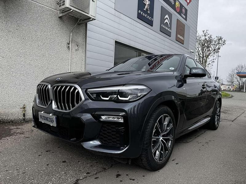 Usata BMW X6 M Sport 265 CV (194 kW) 2020 Tanzanite blue metallizzato SUV