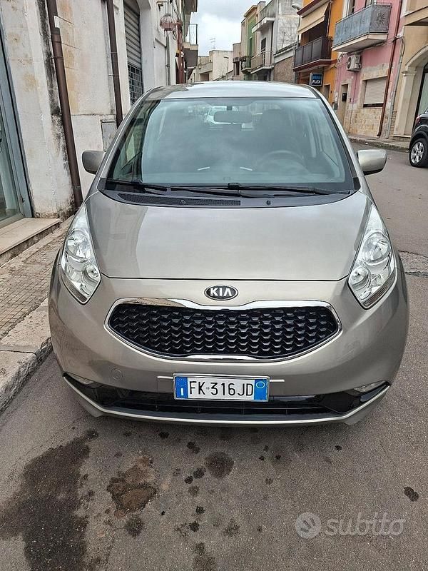 Usata Kia Venga 90 CV (66 kW) 2017 Grigio Utilitaria