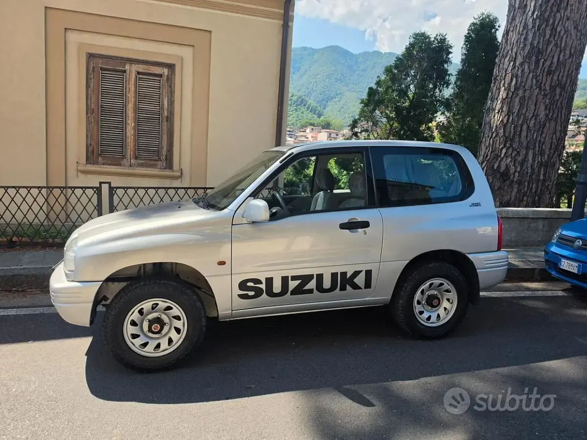 Usata Suzuki Grand Vitara 94 CV (69 kW) 2002 Grigio Station wagon