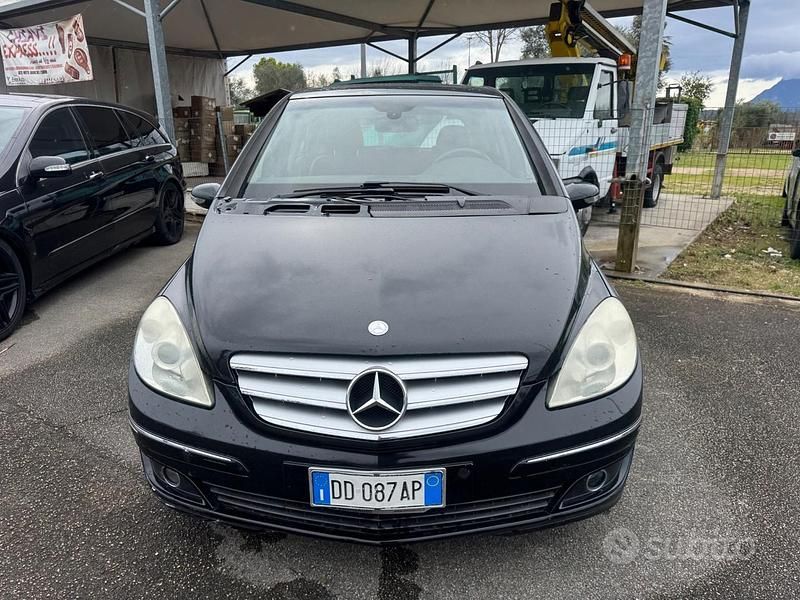 Usata Mercedes B180 108 CV (79 kW) 2006 Nero Monovolume