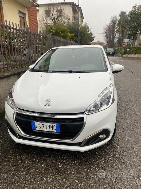 Usata Peugeot 208 83 CV (61 kW) 2018 Bianco Utilitaria