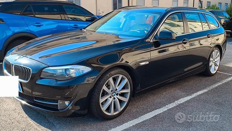 Nero Usata 2010 BMW 520 Station wagon | 10.000 € (Buon prezzo) - Immagine 1/4