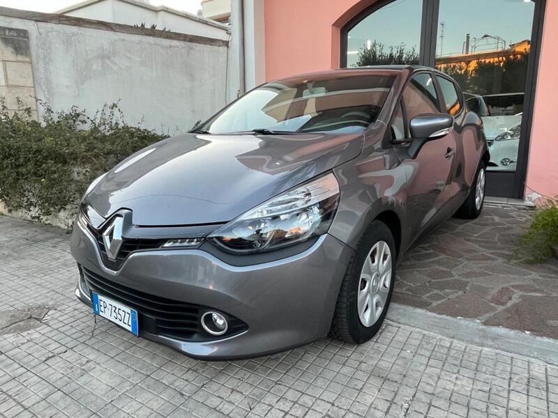 Usato 2013 Renault Clio IV 1.1 Benzin 73 CV (7.400 €)