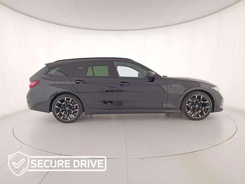 Usata BMW 318 M Sport 150 CV (110 kW) 2025 Black sapphire metallizzato Station wagon