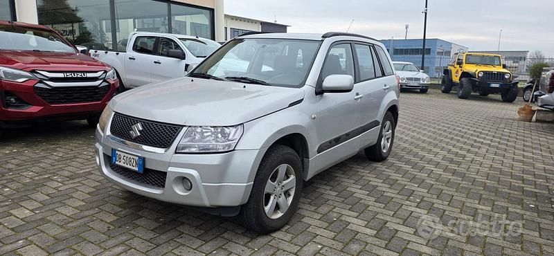 Usata Suzuki Grand Vitara 140 CV (102 kW) 2006 Grigio SUV
