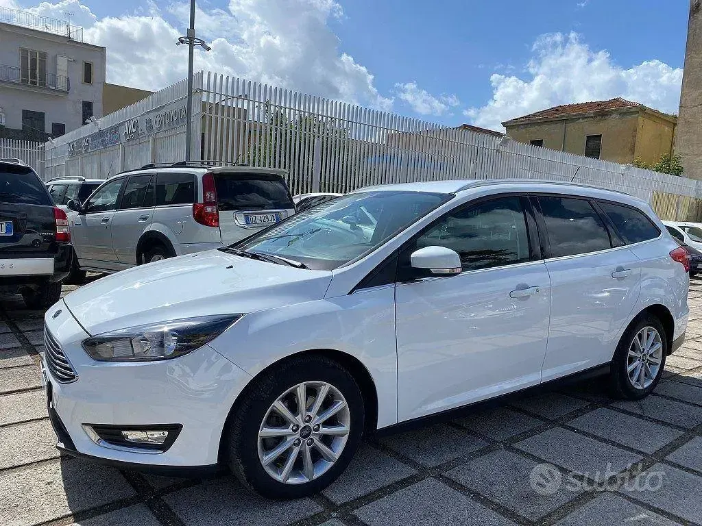 Usata Ford Focus Titanium 120 CV (88 kW) 2018 Grigio Station wagon