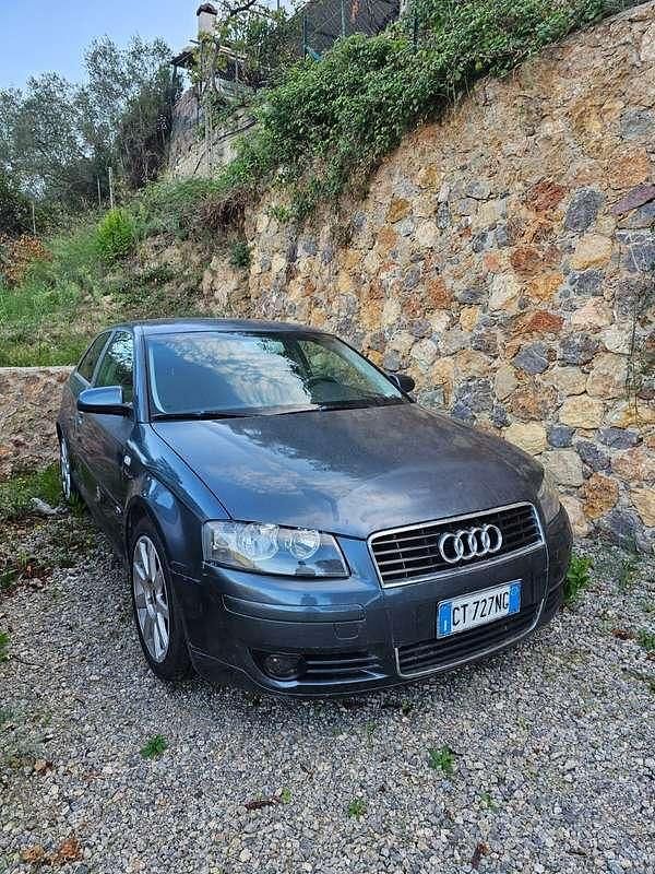 Usata 2003 Audi A3 Ambition Tre volumi | 2500 € (Buon prezzo) - Immagine 1/4