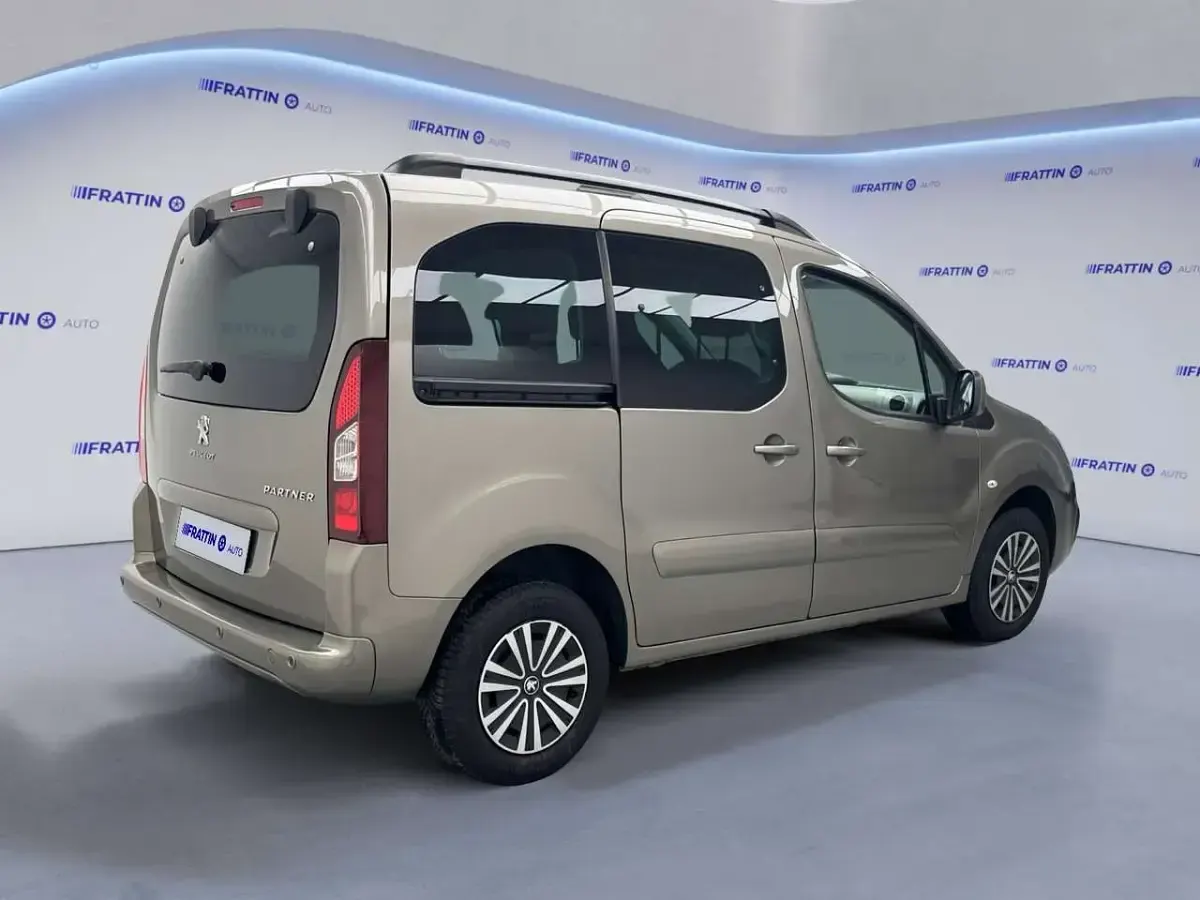 Usata Peugeot TePee Active 99 CV (72 kW) 2015 Tortora Furgone
