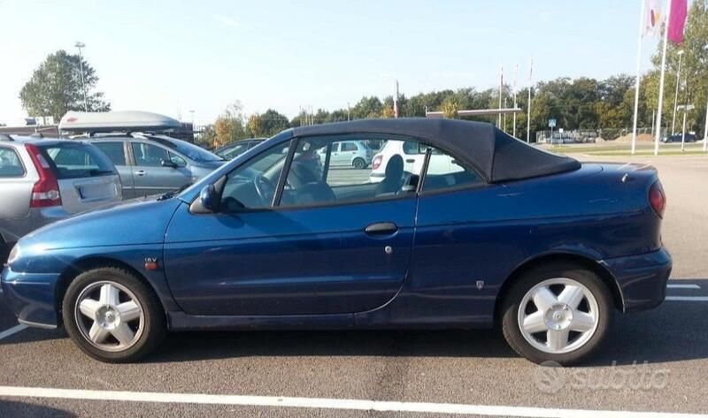 Blu Usata 2000 Renault Mégane | 3000 € - Immagine 1/1