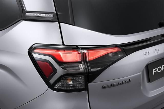 Nuova Subaru Forester Style 135 CV (99 kW) 2025 Verde SUV